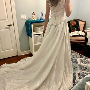 Vintage Size 4 Alfred Angelo Sweetheart Neckline Lace Bridal Gown